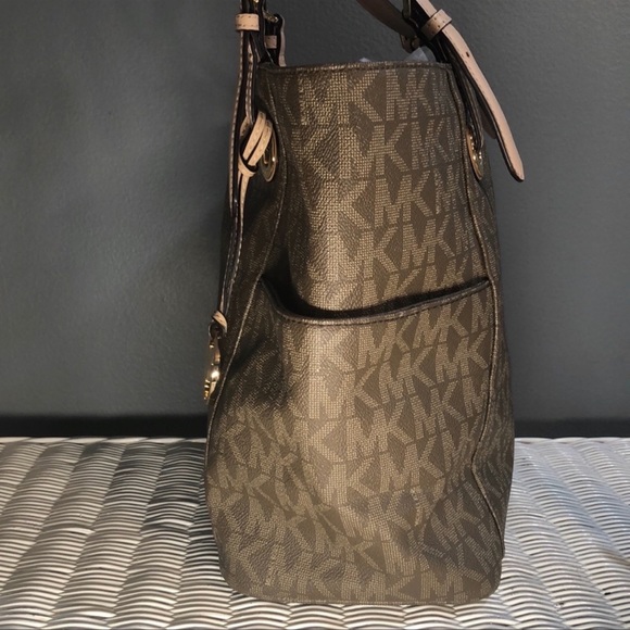 Sally 2 in 1 Logo and Faux Leather Tote Bag - Picture 4 of 9